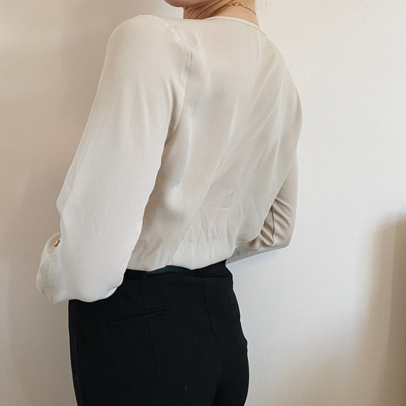 Creamy Beige Gold Zip Front Double Pocket Blouse - Picture 2 of 9